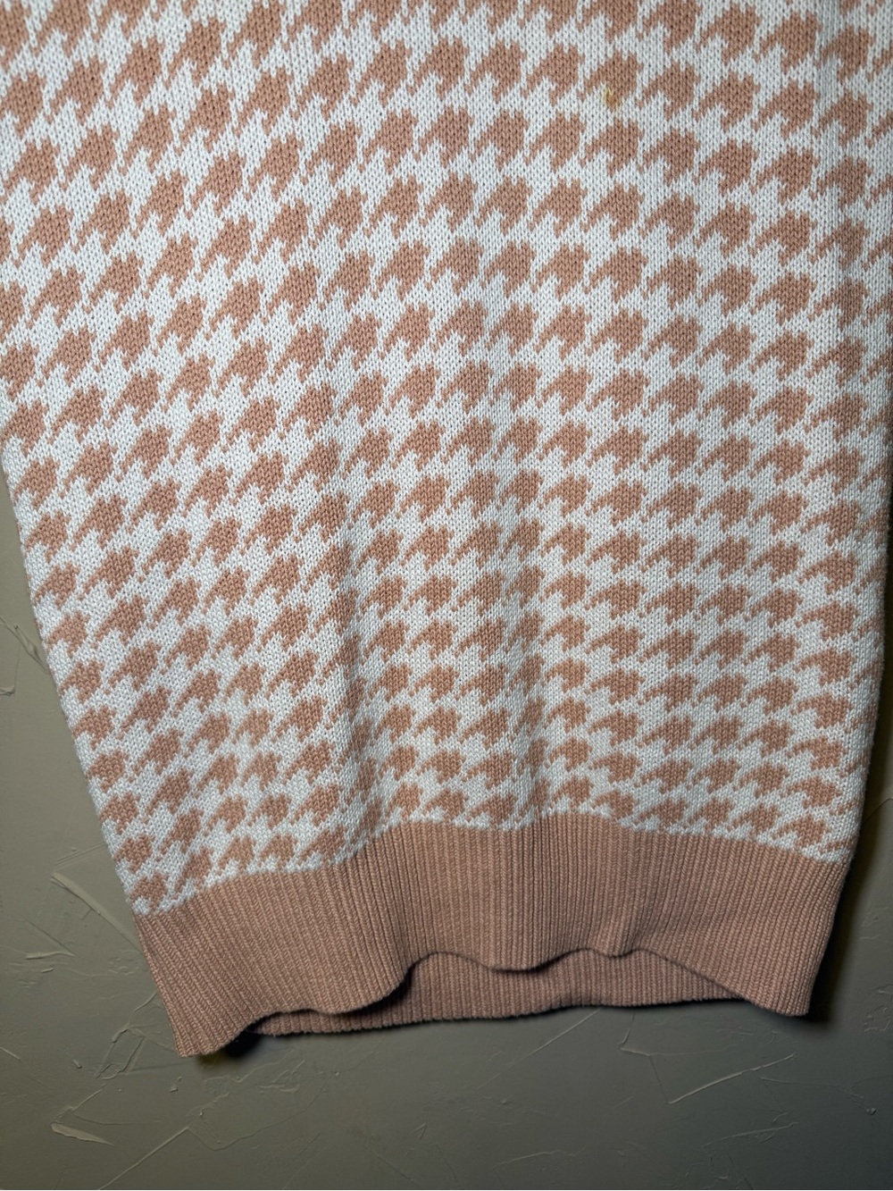 Abercrombie & Fitch Sleeveless Houndstooth Knit Dress in Light Pink Size Small - Picture 6 of 11